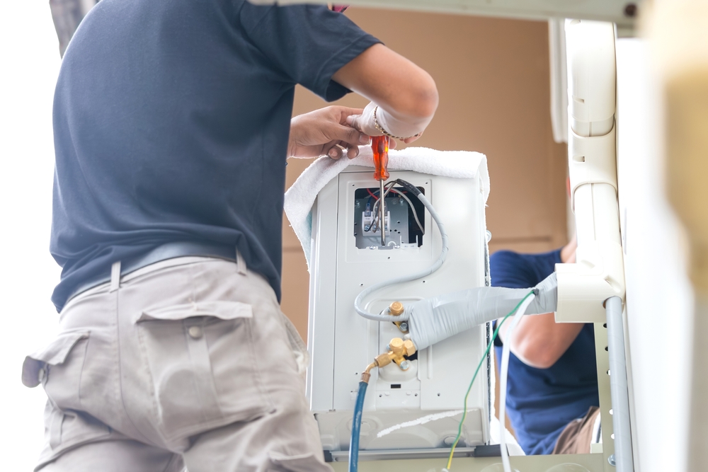 Repairman,Service,For,Repair,And,Maintenance,Of,Air,Conditioners,,Technician