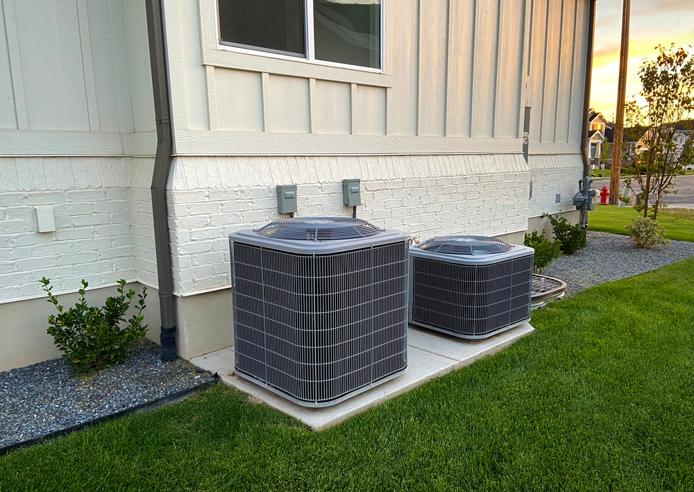 Double,Ac,Units,Outside,White,Brick,Home,With,Green,Landscape